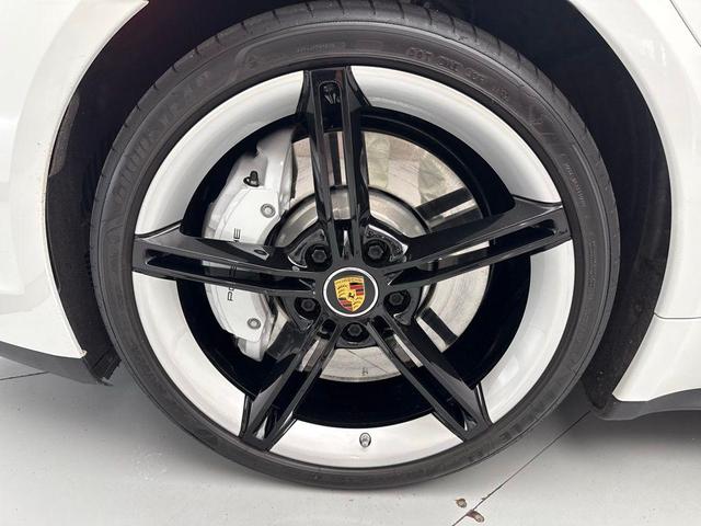 Photo of 2023 White Porsche Taycan