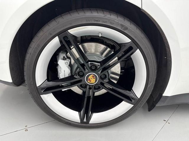 Photo of 2023 White Porsche Taycan