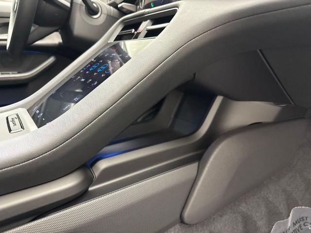 Photo of 2023 White Porsche Taycan