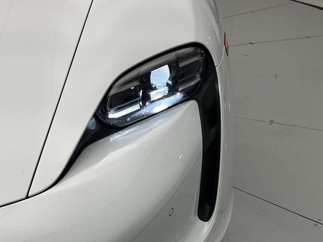 Photo of 2022 Carrara White Porsche Taycan