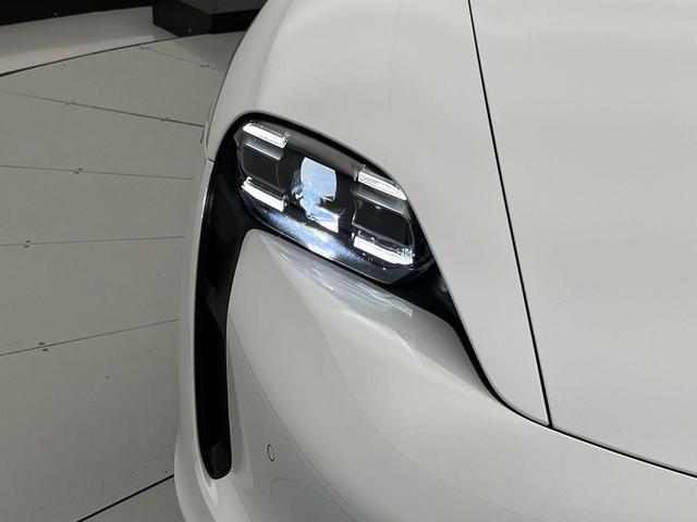 Photo of 2022 Carrara White Porsche Taycan