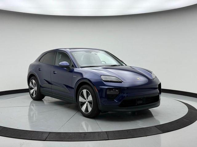 Photo of 2025 Gentian Blue Metallic Porsche Macan