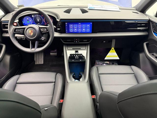 Photo of 2025 Gentian Blue Metallic Porsche Macan
