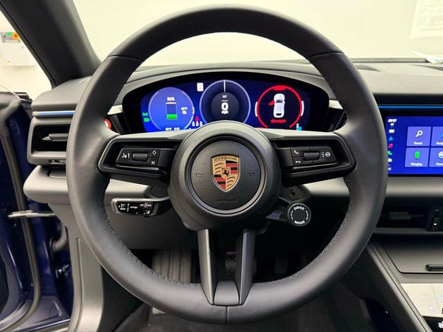 Photo of 2025 Gentian Blue Metallic Porsche Macan