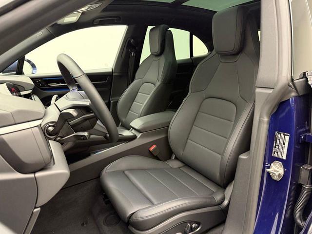 Photo of 2025 Gentian Blue Metallic Porsche Macan