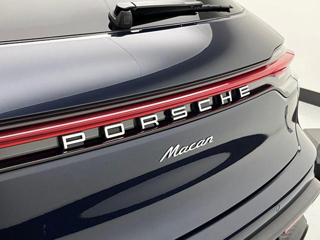 Photo of 2022 Night Blue Porsche Macan