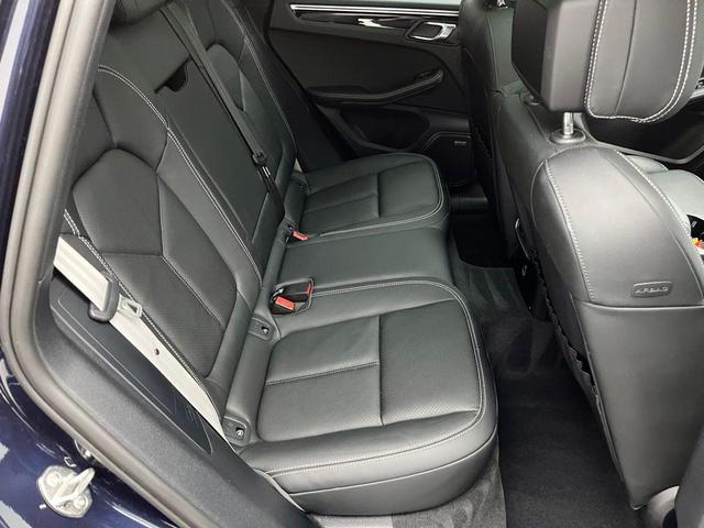 Photo of 2022 Night Blue Porsche Macan