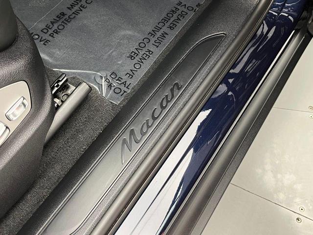 Photo of 2022 Night Blue Porsche Macan