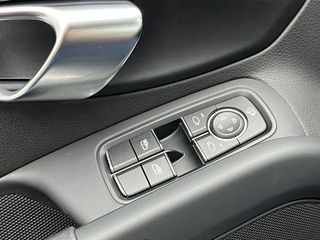 Photo of 2024 Jet Black Metallic Porsche 718 Boxster