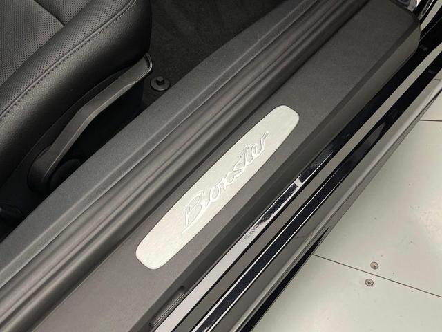 Photo of 2024 Jet Black Metallic Porsche 718 Boxster