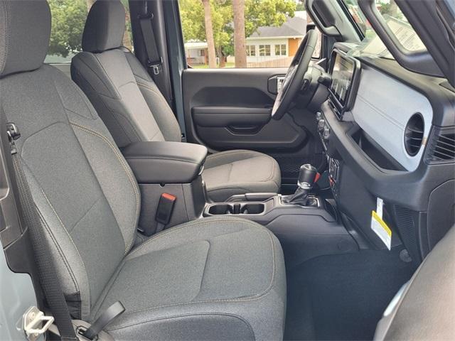 Photo of 2025 Anvil Clearcoat Jeep Wrangler