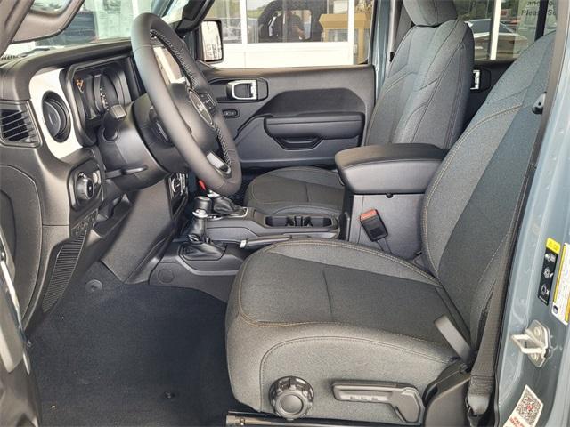 Photo of 2025 Anvil Clearcoat Jeep Wrangler
