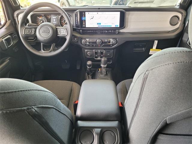 Photo of 2025 Anvil Clearcoat Jeep Wrangler