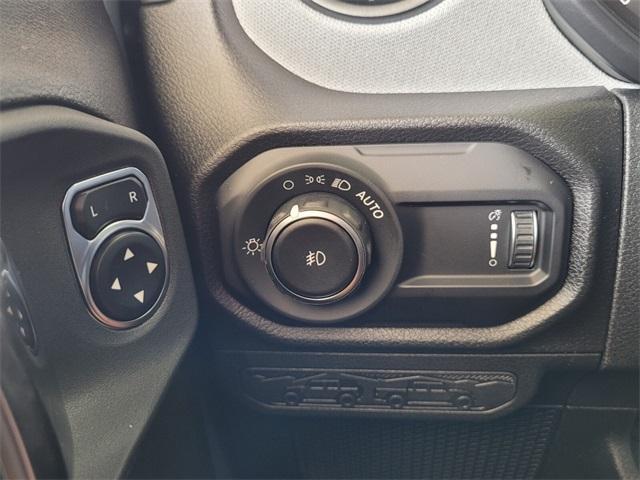 Photo of 2025 Anvil Clearcoat Jeep Wrangler