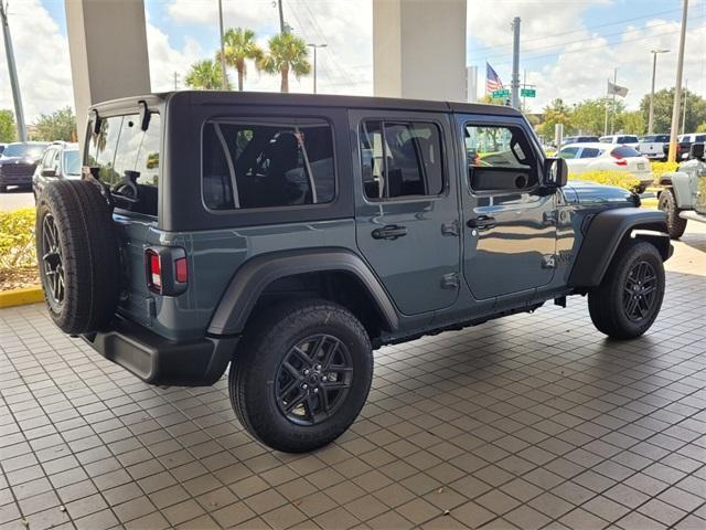 Photo of 2025 Anvil Clearcoat Jeep Wrangler
