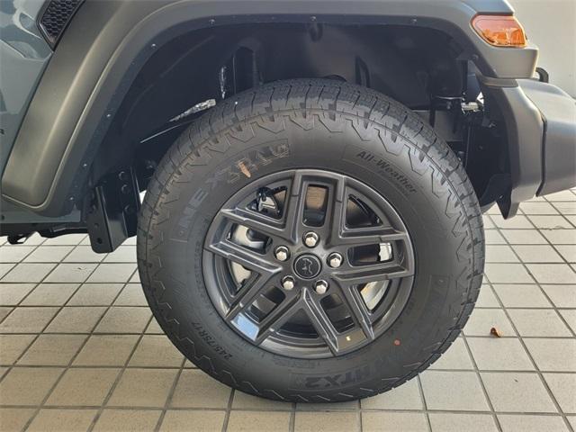 Photo of 2025 Anvil Clearcoat Jeep Wrangler