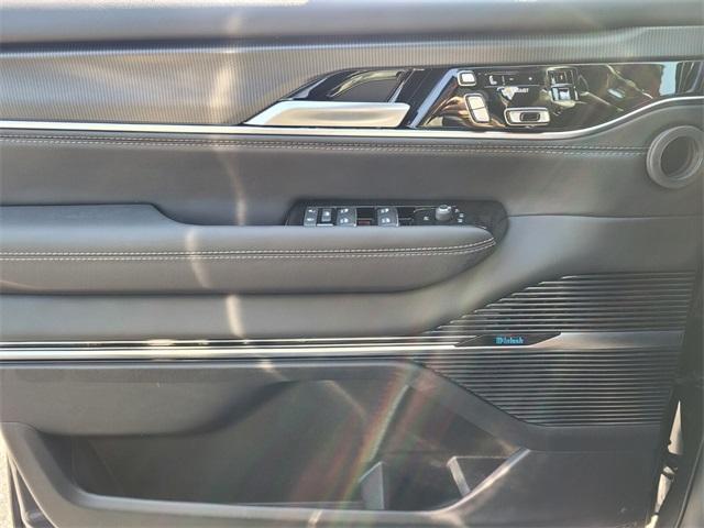 Photo of 2025 Metallic Jeep Grand Wagoneer L