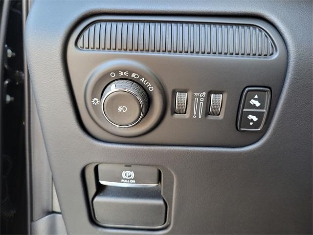 Photo of 2025 Metallic Jeep Grand Wagoneer L