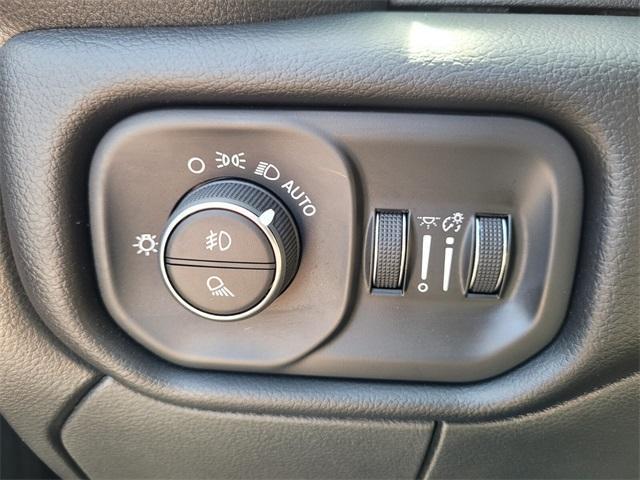 Photo of 2025 Granite Crystal Clearcoat Metallic RAM 2500