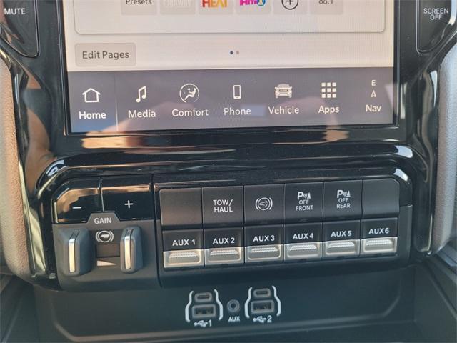 Photo of 2025 Granite Crystal Clearcoat Metallic RAM 2500