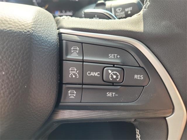 Photo of 2025 Bright White Clearcoat Jeep Grand Cherokee L