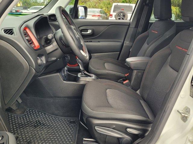 Photo of 2023 Alpine White Clearcoat Jeep Renegade