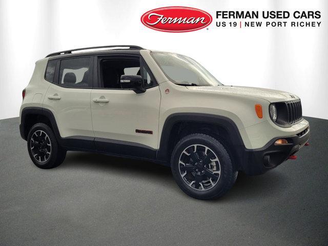 Photo of 2023 Alpine White Clearcoat Jeep Renegade