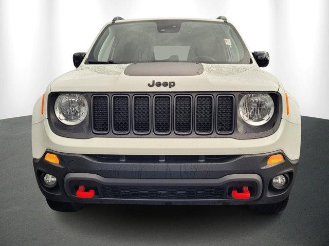 Photo of 2023 Alpine White Clearcoat Jeep Renegade