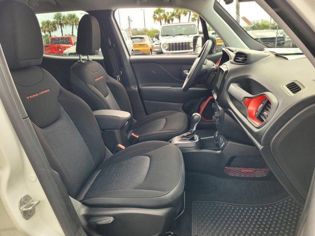 Photo of 2023 Alpine White Clearcoat Jeep Renegade