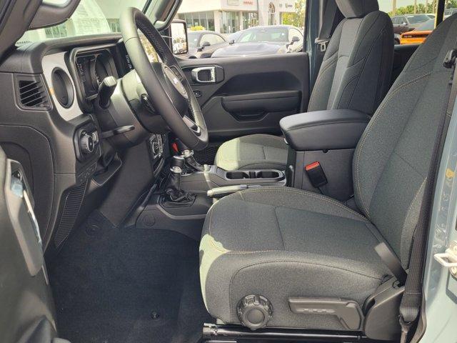 Photo of 2025 Anvil Clearcoat Jeep Wrangler