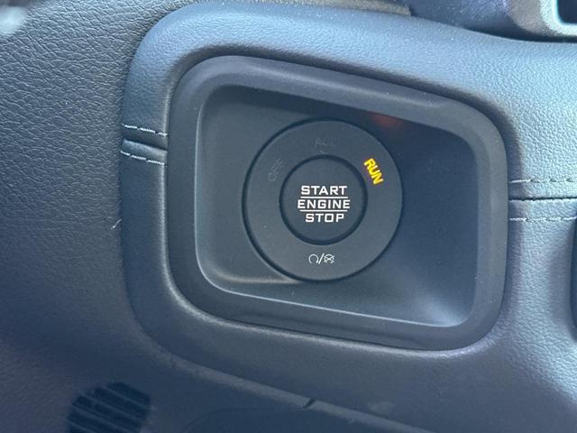 Photo of 2025 Bright White Clearcoat Jeep Wrangler