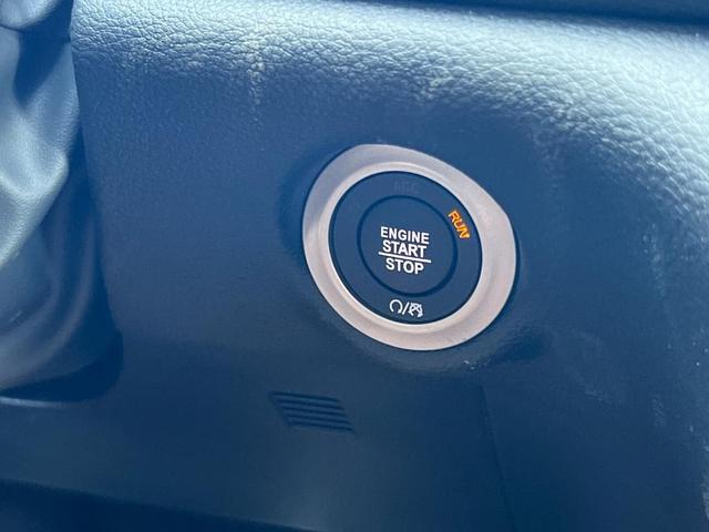 Photo of 2025 Diamond Black Chrysler Pacifica Hybrid