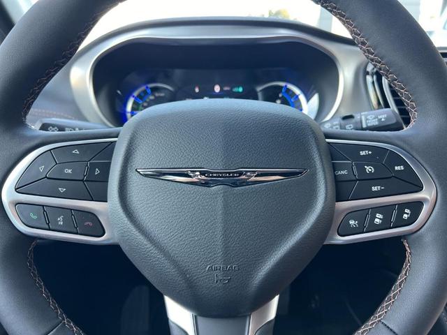 Photo of 2025 Diamond Black Chrysler Pacifica Hybrid