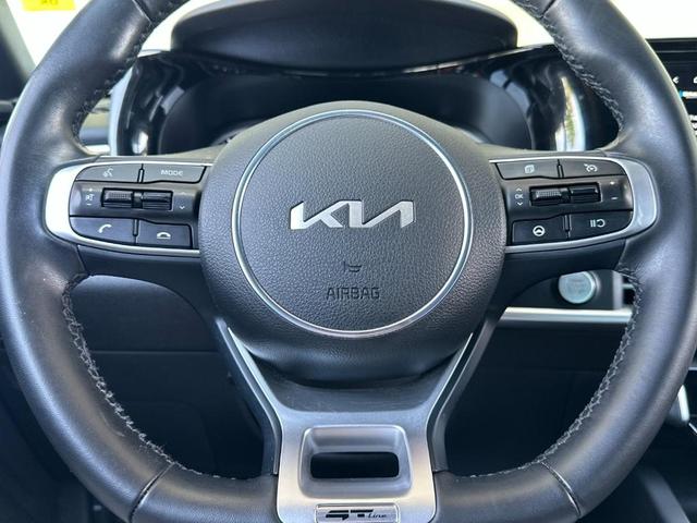 Photo of 2024 Ebony Black Kia K5