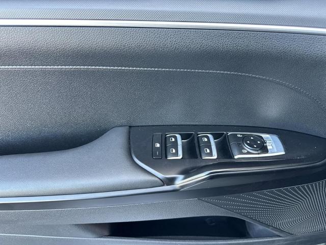 Photo of 2024 Ebony Black Kia K5