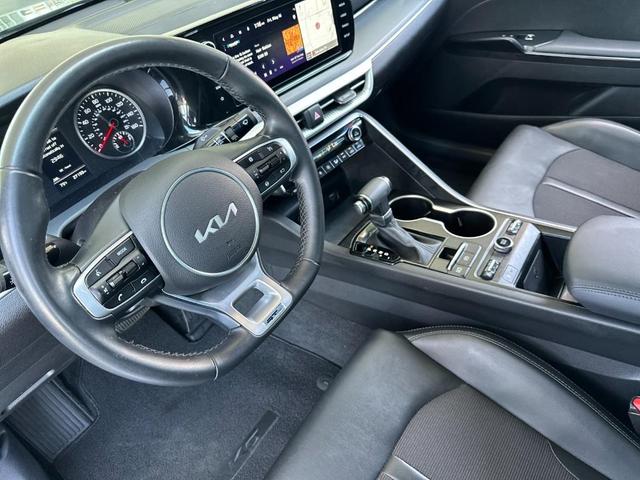 Photo of 2024 Ebony Black Kia K5