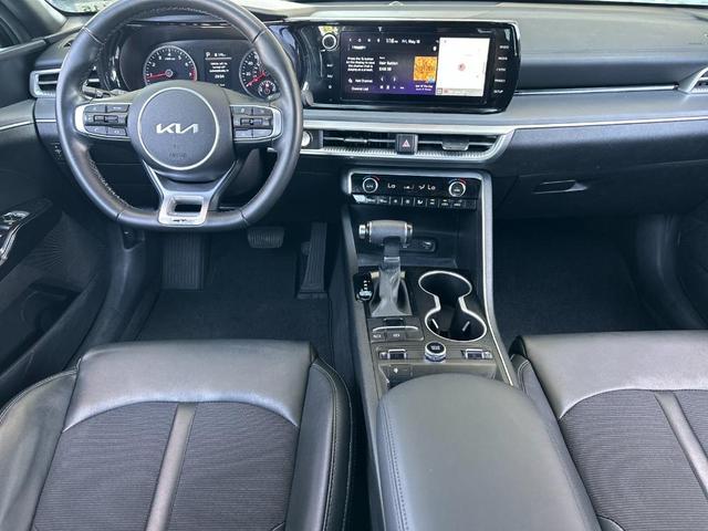 Photo of 2024 Ebony Black Kia K5