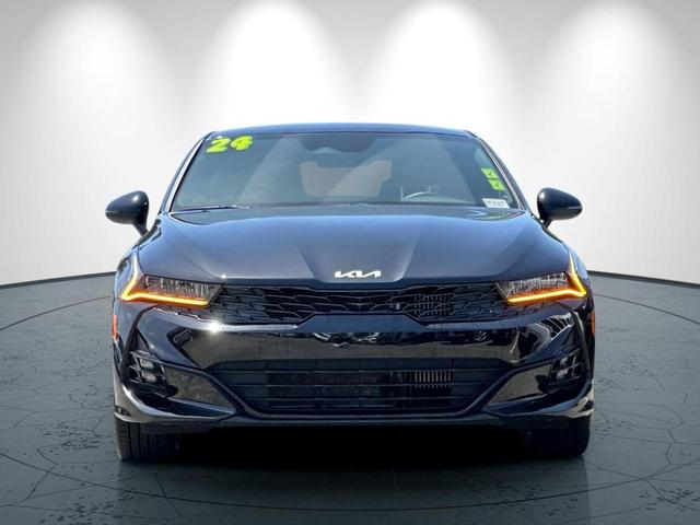 Photo of 2024 Ebony Black Kia K5