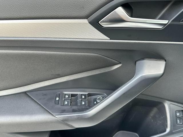 Photo of 2021 Pure White Volkswagen Jetta