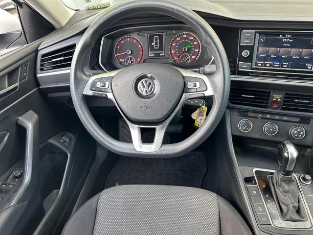 Photo of 2021 Pure White Volkswagen Jetta