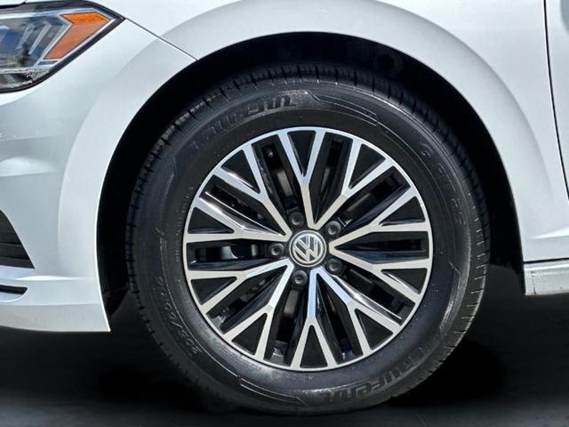 Photo of 2021 Pure White Volkswagen Jetta