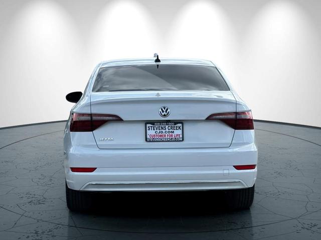 Photo of 2021 Pure White Volkswagen Jetta
