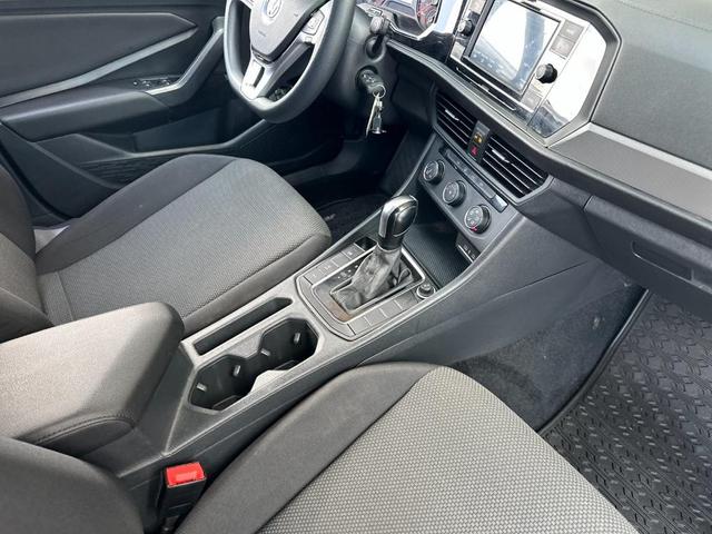 Photo of 2021 Pure White Volkswagen Jetta