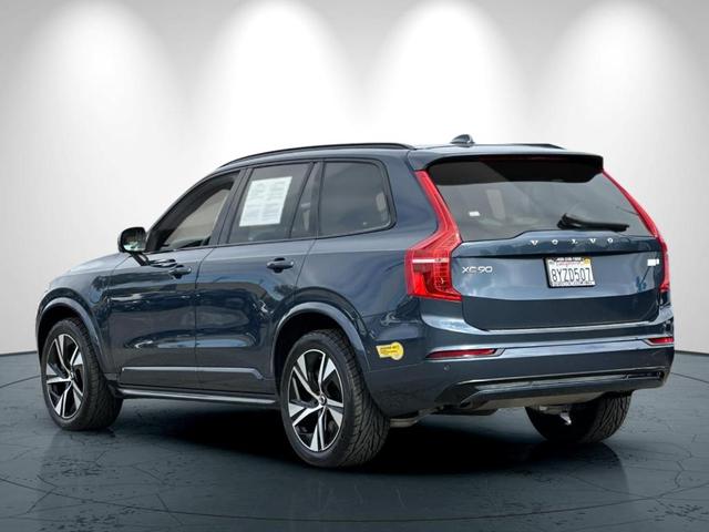 Photo of 2022 Blue Volvo XC90 Recharge Plug-In Hybrid