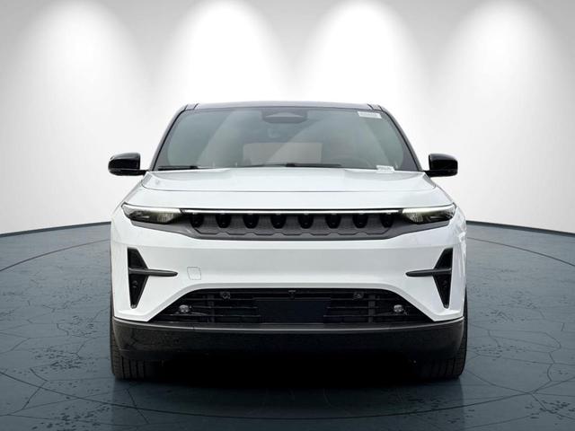 Photo of 2025 Bright White Clearcoat Jeep Wagoneer S