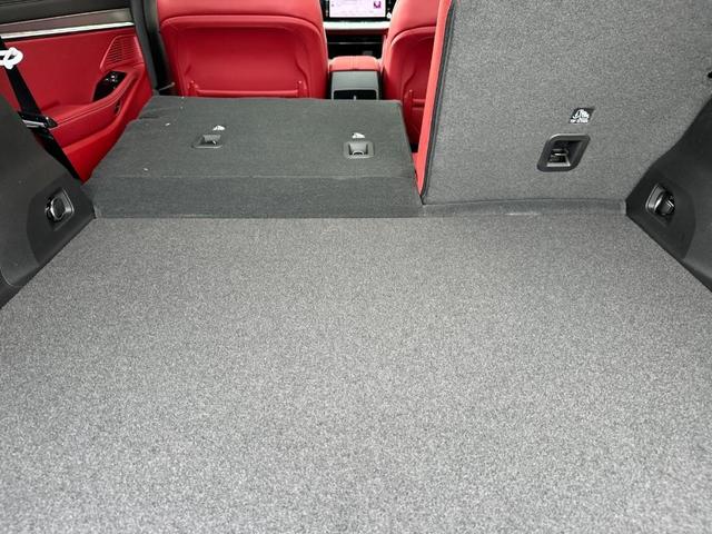 Photo of 2025 Bright White Clearcoat Jeep Wagoneer S