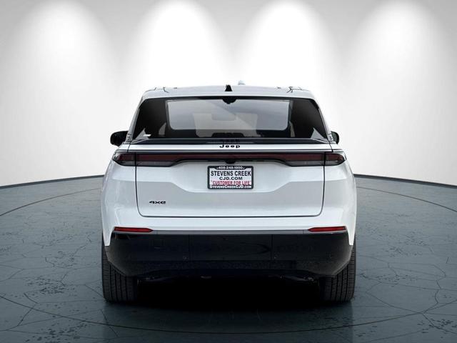 Photo of 2025 Bright White Clearcoat Jeep Wagoneer S