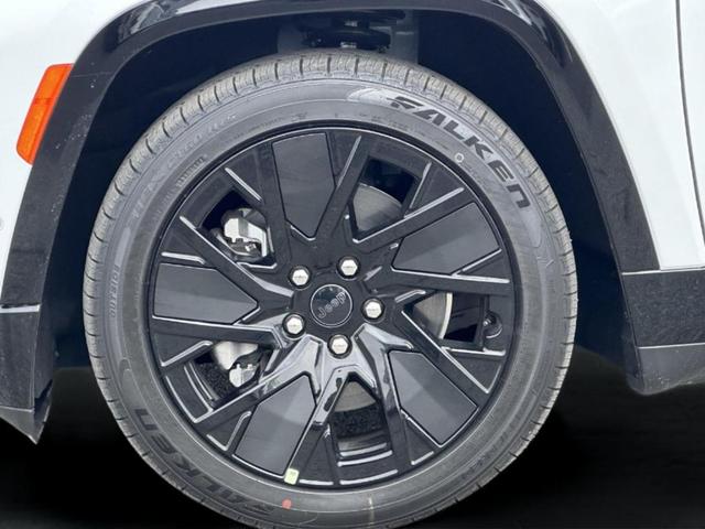 Photo of 2025 Bright White Clearcoat Jeep Wagoneer S