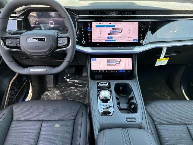 Photo of 2025 Diamond Black Jeep Wagoneer S