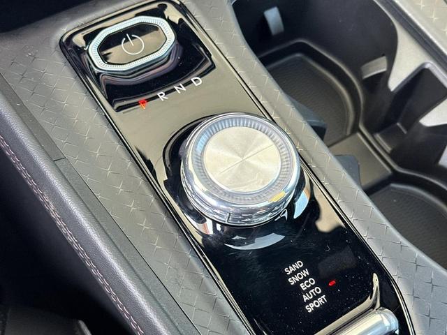Photo of 2025 Bright White Clearcoat Jeep Wagoneer S